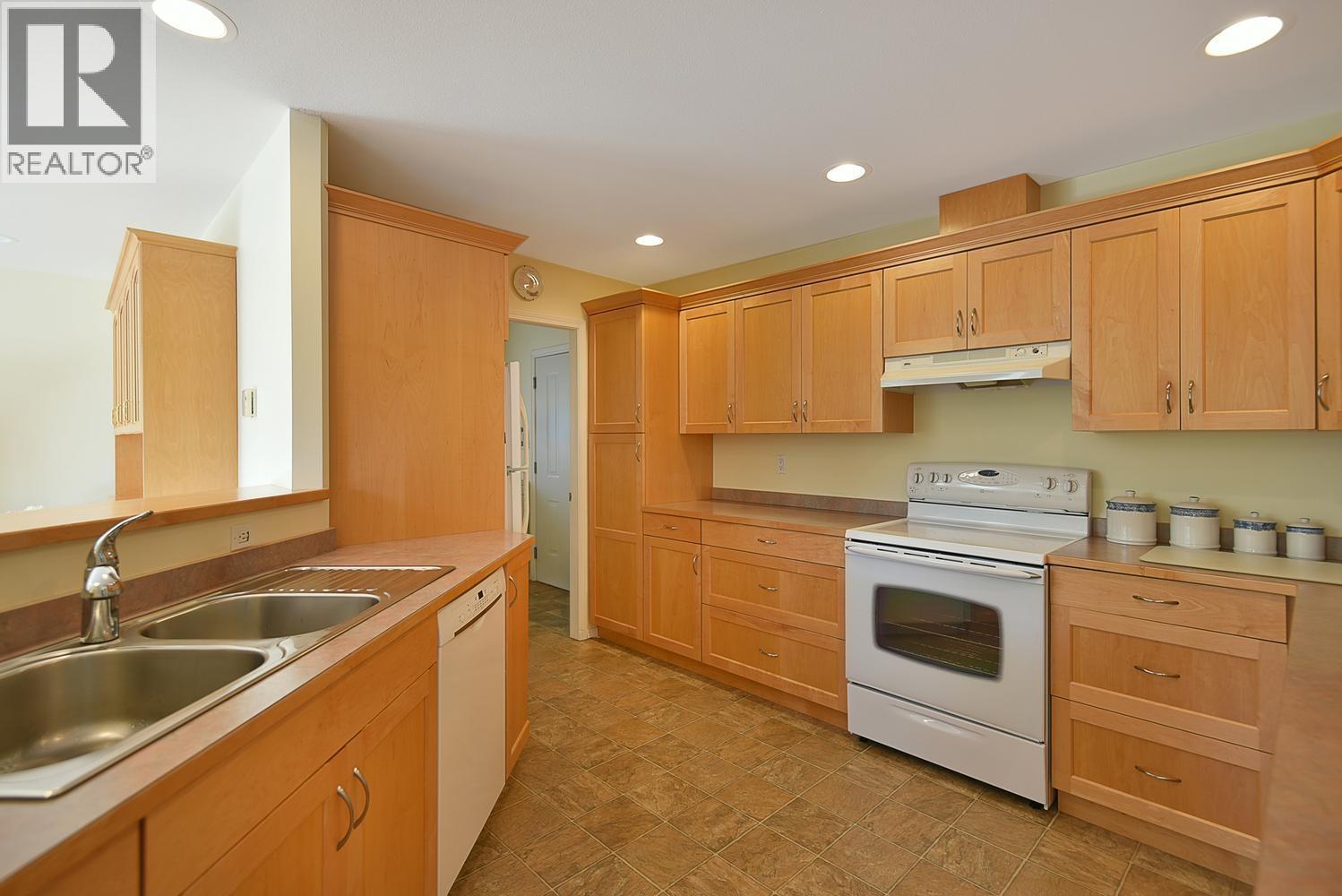 6317 Samron Road, Sechelt, British Columbia  V7Z 0N6 - Photo 6 - R3151058