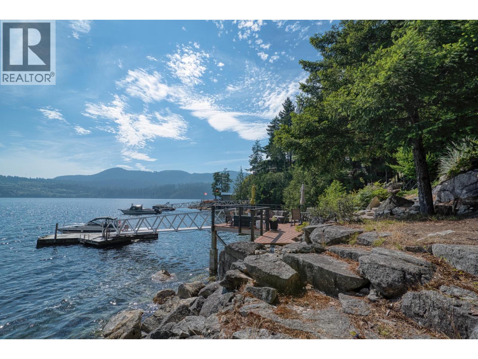6043 Coracle Drive, Sechelt, British Columbia  V7Z 0C9 - Photo 3 - R3151066