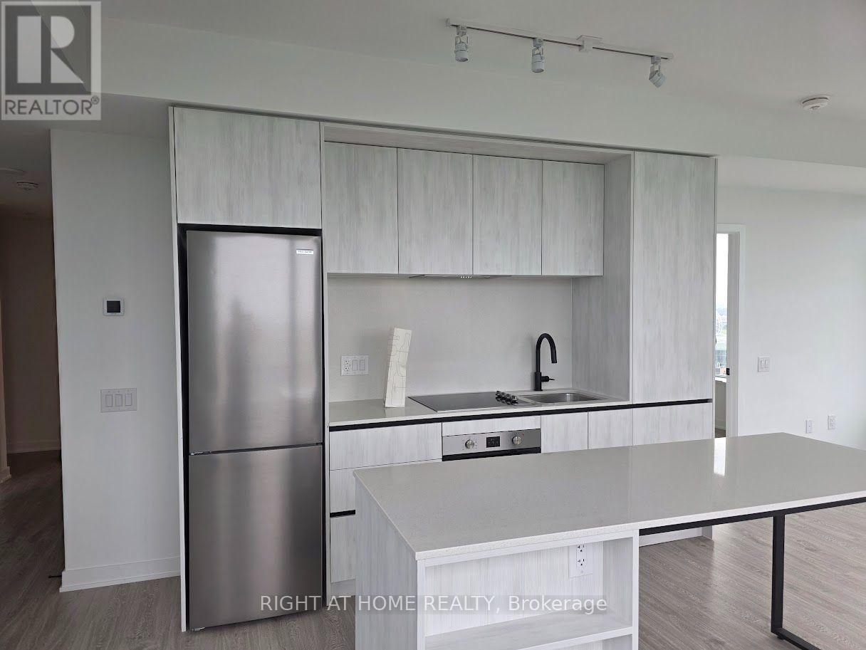1410 - 2495 Eglinton Avenue W, Mississauga, Ontario  L5W 2T2 - Photo 2 - W13618866