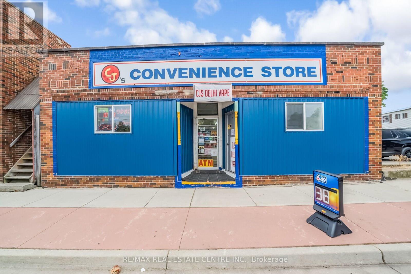 62 KING STREET, Norfolk, Ontario