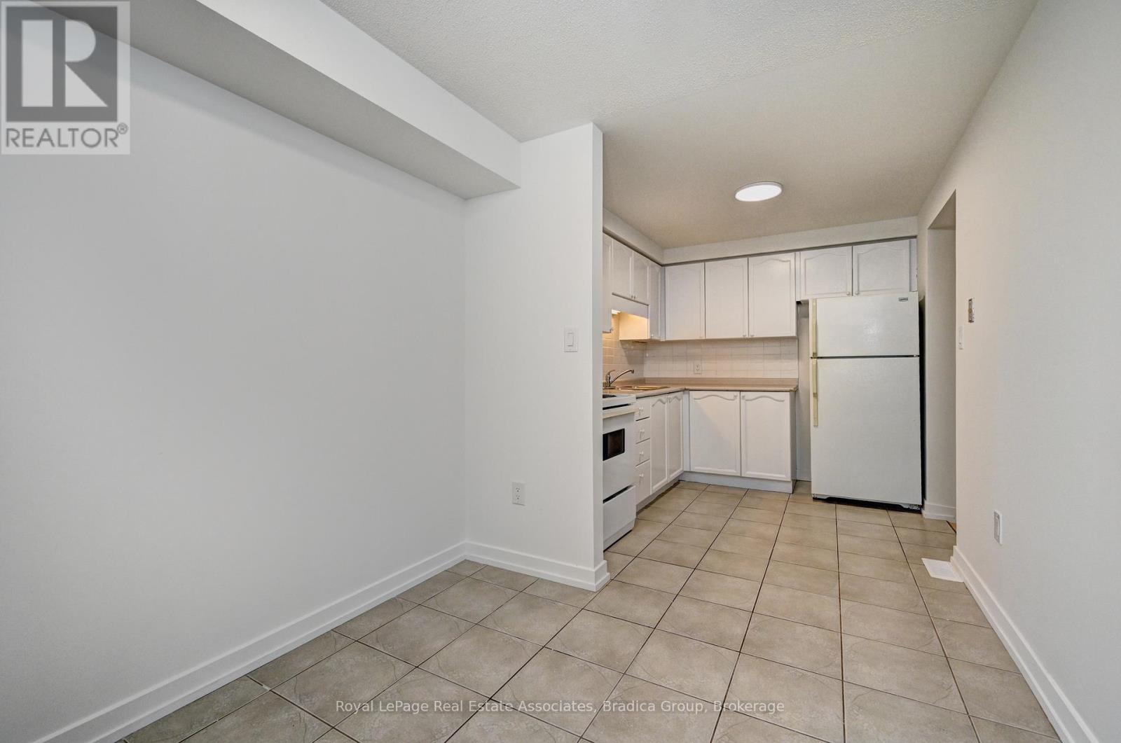 16 Hartley Court, Cambridge, Ontario  N1R 8J4 - Photo 3 - X13618860