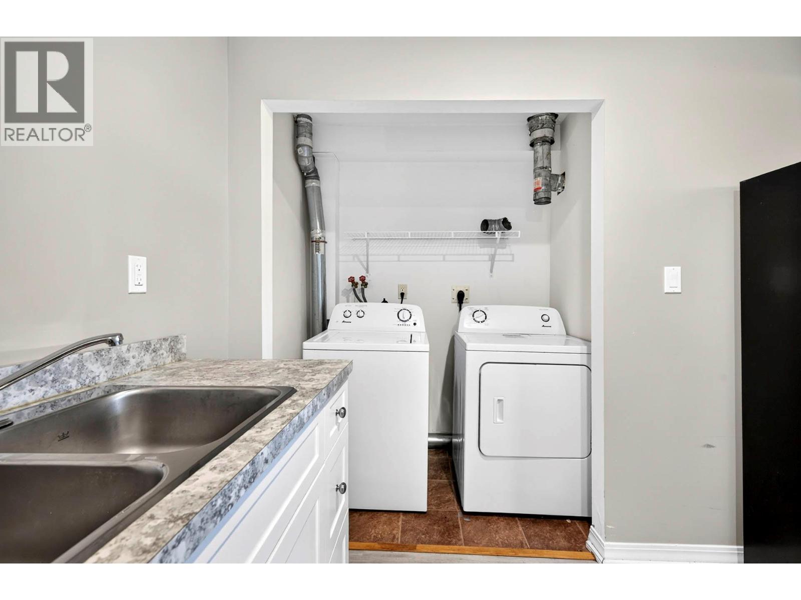 1233 Foxwood Lane, Kamloops, British Columbia  V2C 5E4 - Photo 28 - 10394156