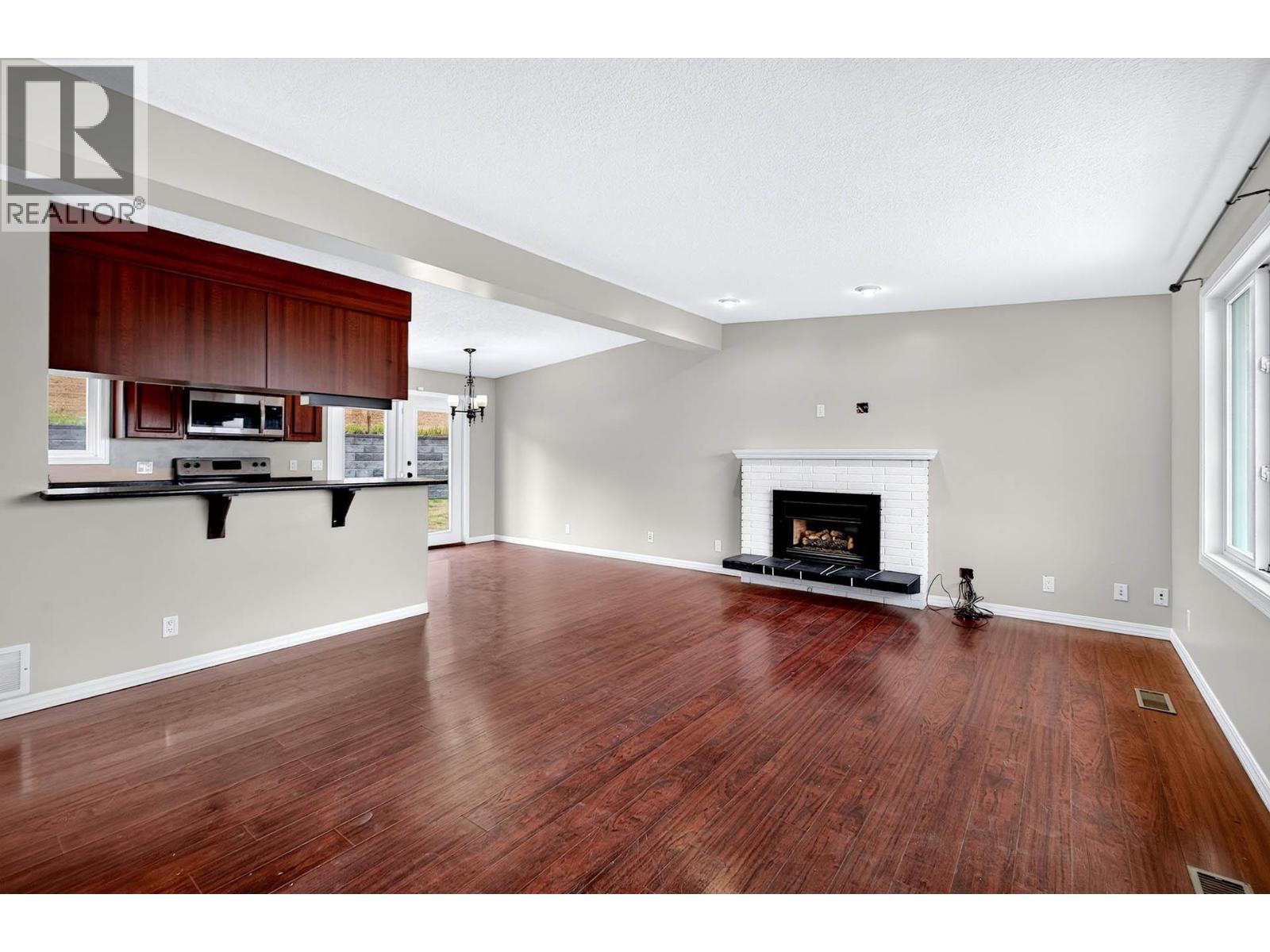 1233 Foxwood Lane, Kamloops, British Columbia  V2C 5E4 - Photo 5 - 10394156