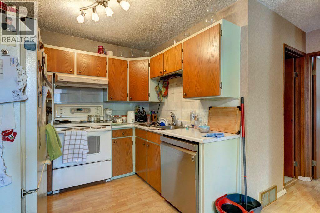 2009 41 Street SE, Calgary, Alberta  T2B 1C5 - Photo 12 - A2329112