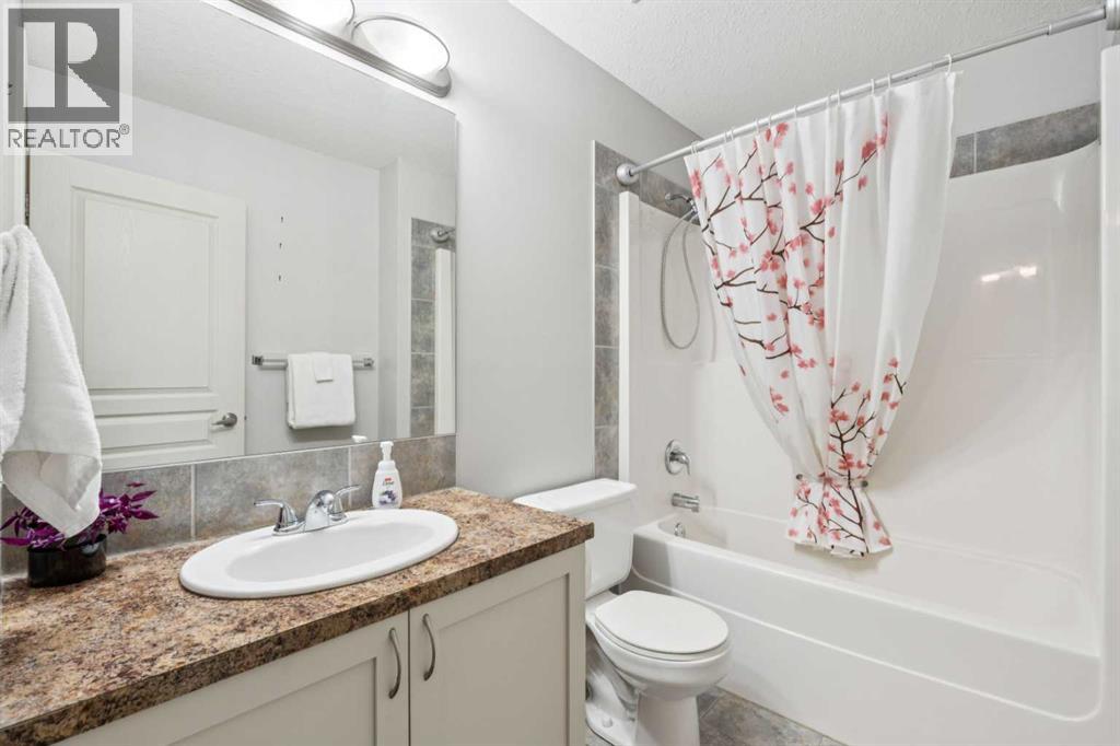 212 Bayside Point SW, Airdrie, Alberta  T4B 2X6 - Photo 23 - A2329995
