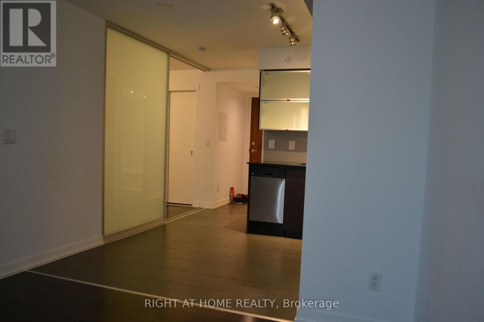 207 - 170 Fort York Boulevard, Toronto, Ontario  M5V 0E6 - Photo 3 - C13618978