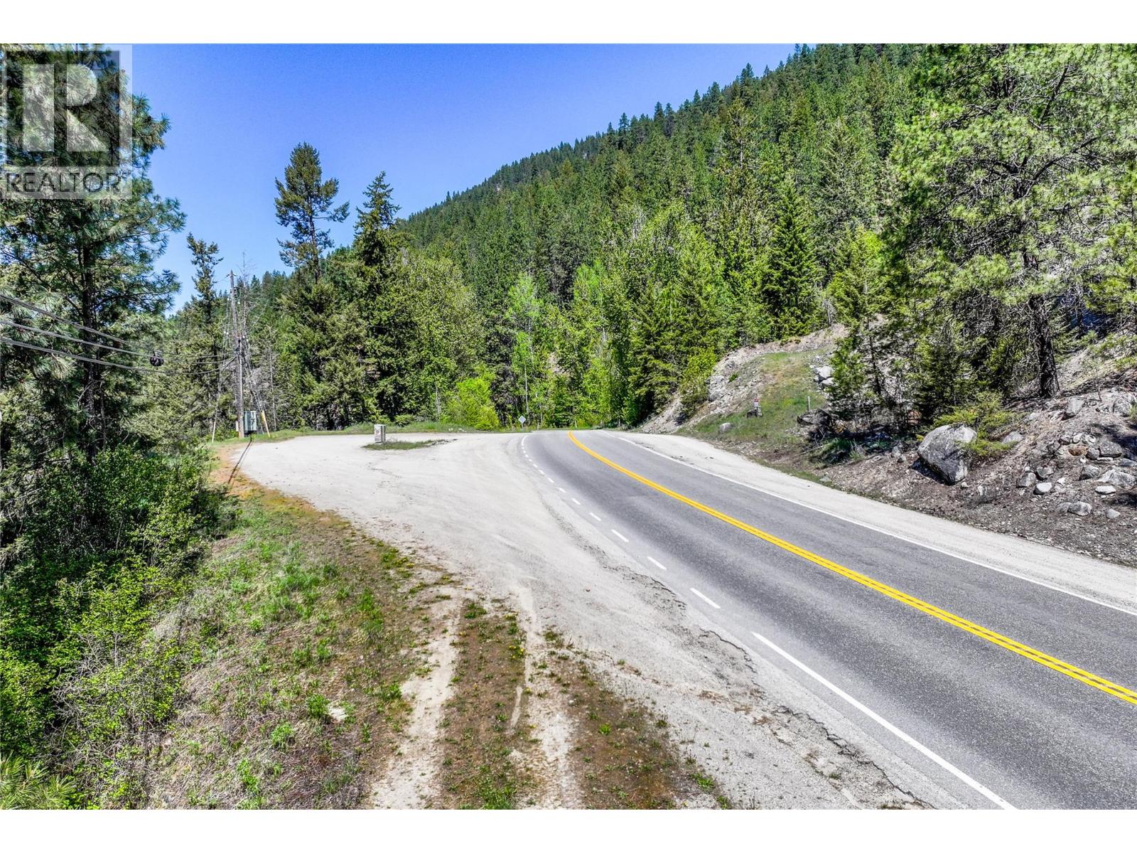 8281 Hwy 3a, Sirdar, British Columbia  V0B 2C0 - Photo 10 - 10385236