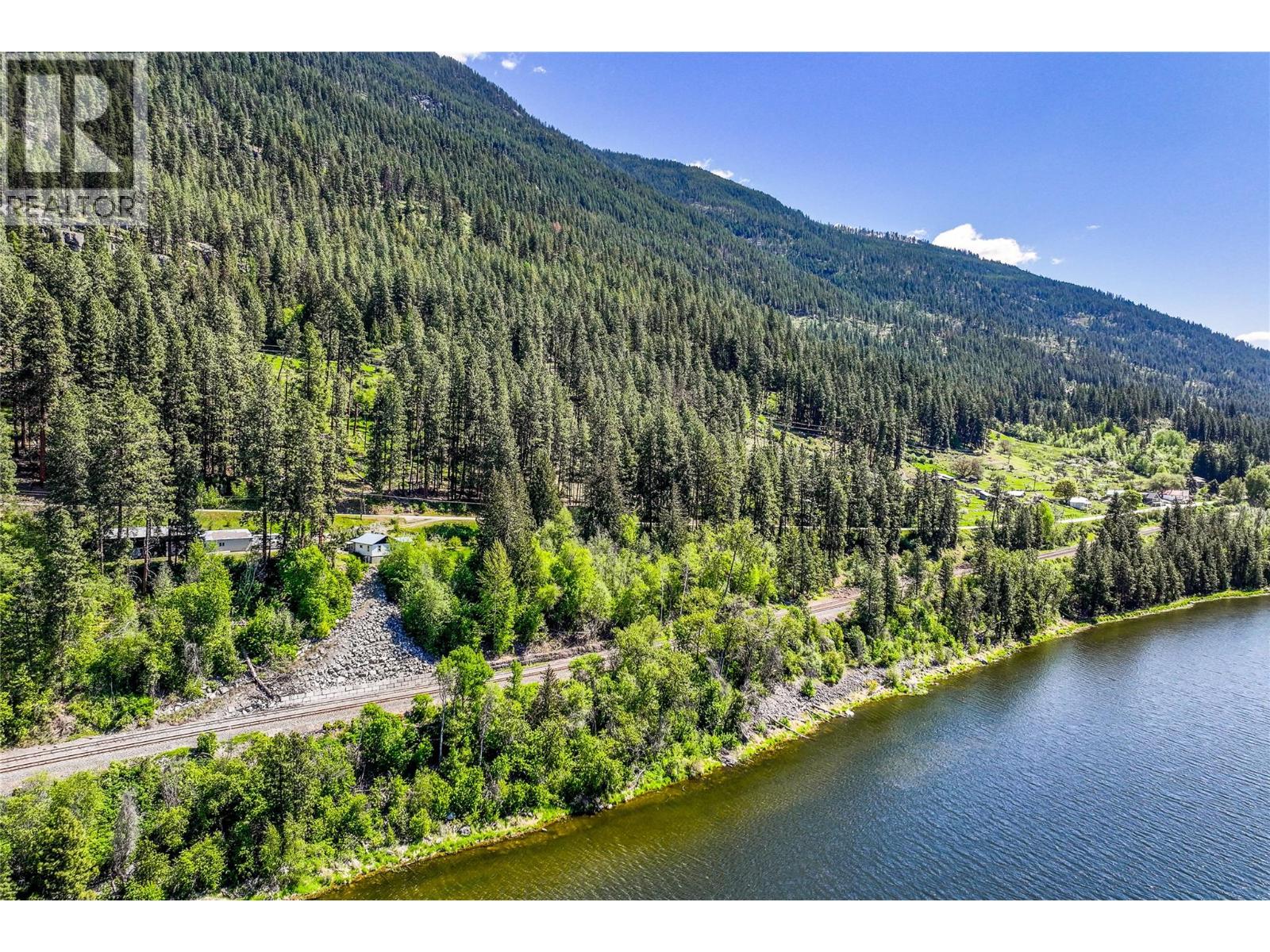 8281 Hwy 3a, Sirdar, British Columbia  V0B 2C0 - Photo 18 - 10385236