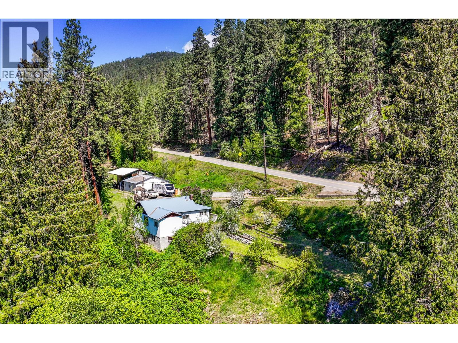 8281 Hwy 3a, Sirdar, British Columbia  V0B 2C0 - Photo 23 - 10385236