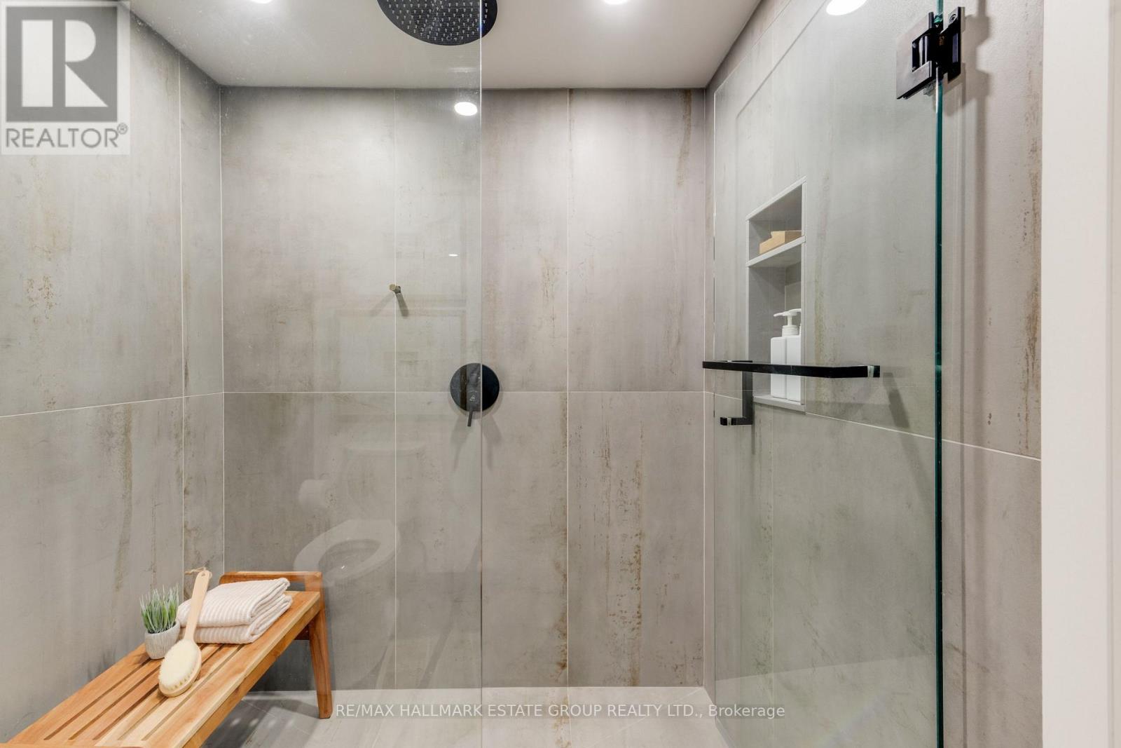 664 Rhodes Avenue, Toronto, Ontario  M4J 4X6 - Photo 38 - E13618956