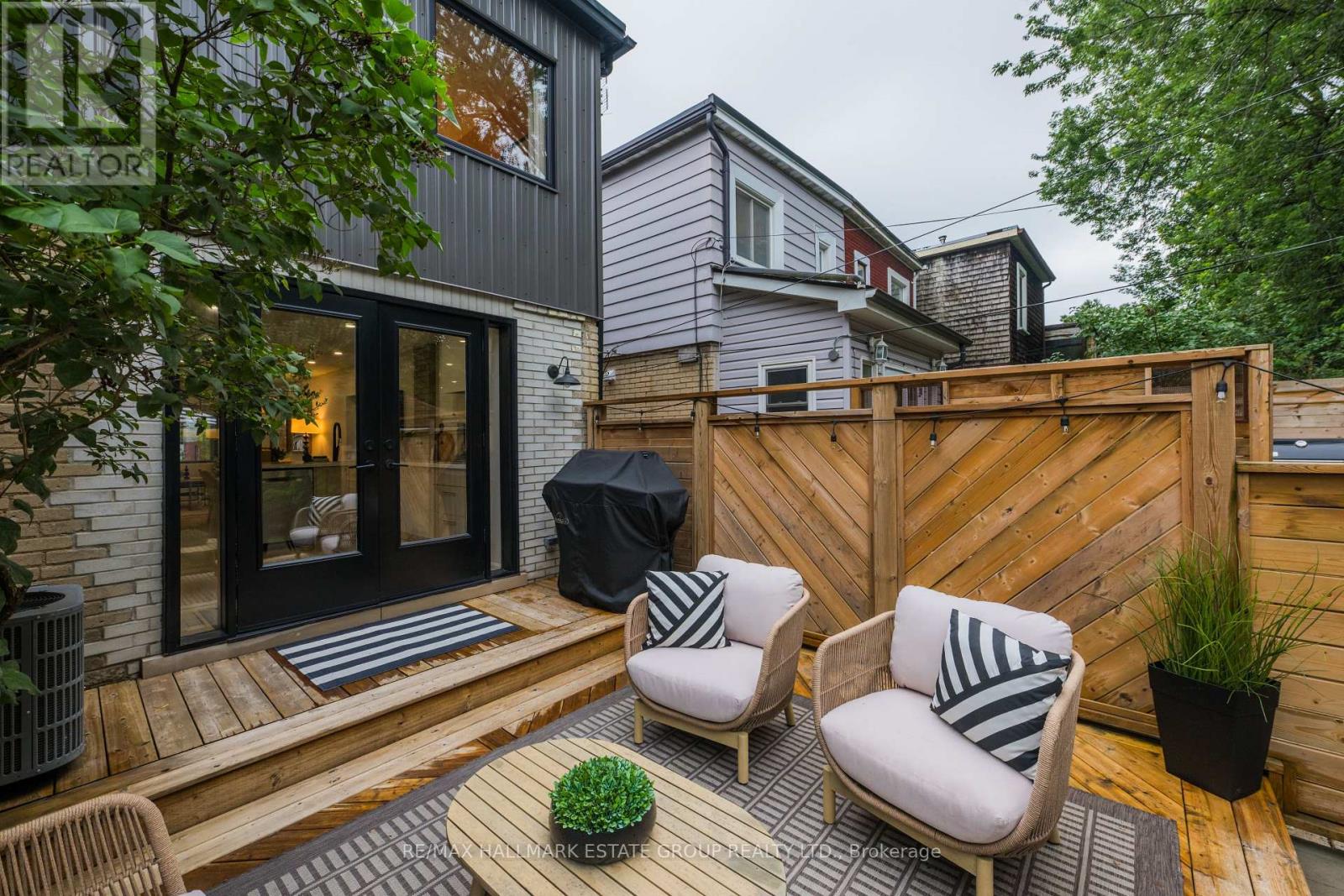 664 Rhodes Avenue, Toronto, Ontario  M4J 4X6 - Photo 45 - E13618956
