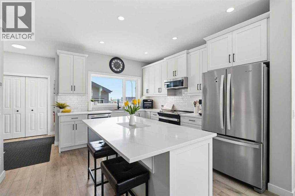 120 Treeline Manor SW, Calgary, Alberta  T2Y 0R7 - Photo 3 - A2307517
