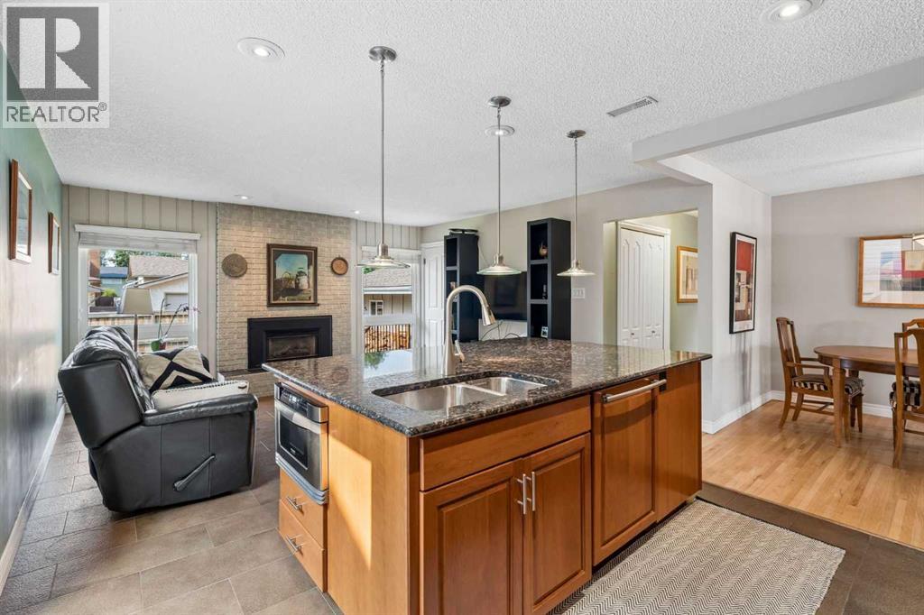 856 Lake Twintree Crescent SE, Calgary, Alberta  T2J 2W3 - Photo 16 - A2325727