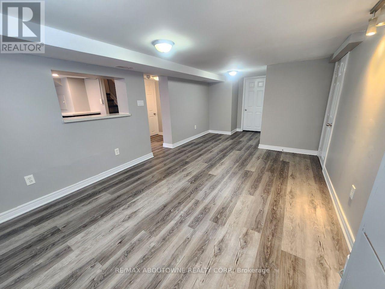 Lower - 26 Grandfield Street, Hamilton, Ontario  L8T 2H2 - Photo 11 - X13616350