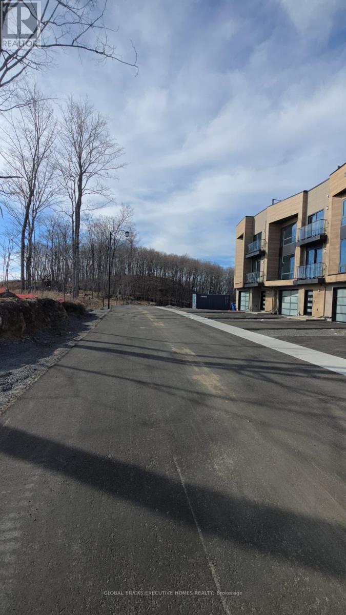 2 - 22 Chau Ha Circle, Huntsville, Ontario  P1H 0K3 - Photo 2 - X13618890