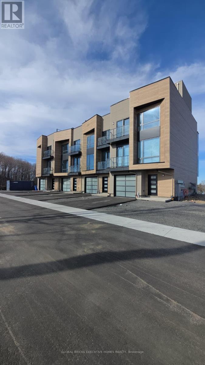 2 - 22 CHAU HA CIRCLE, Huntsville, Ontario