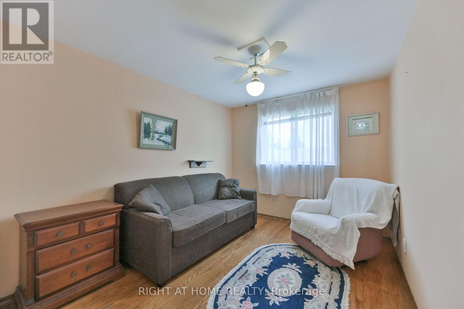 1728 Pickmere Court, Mississauga (Applewood), Ontario  L4X 1Z4 - Photo 12 - W13619042