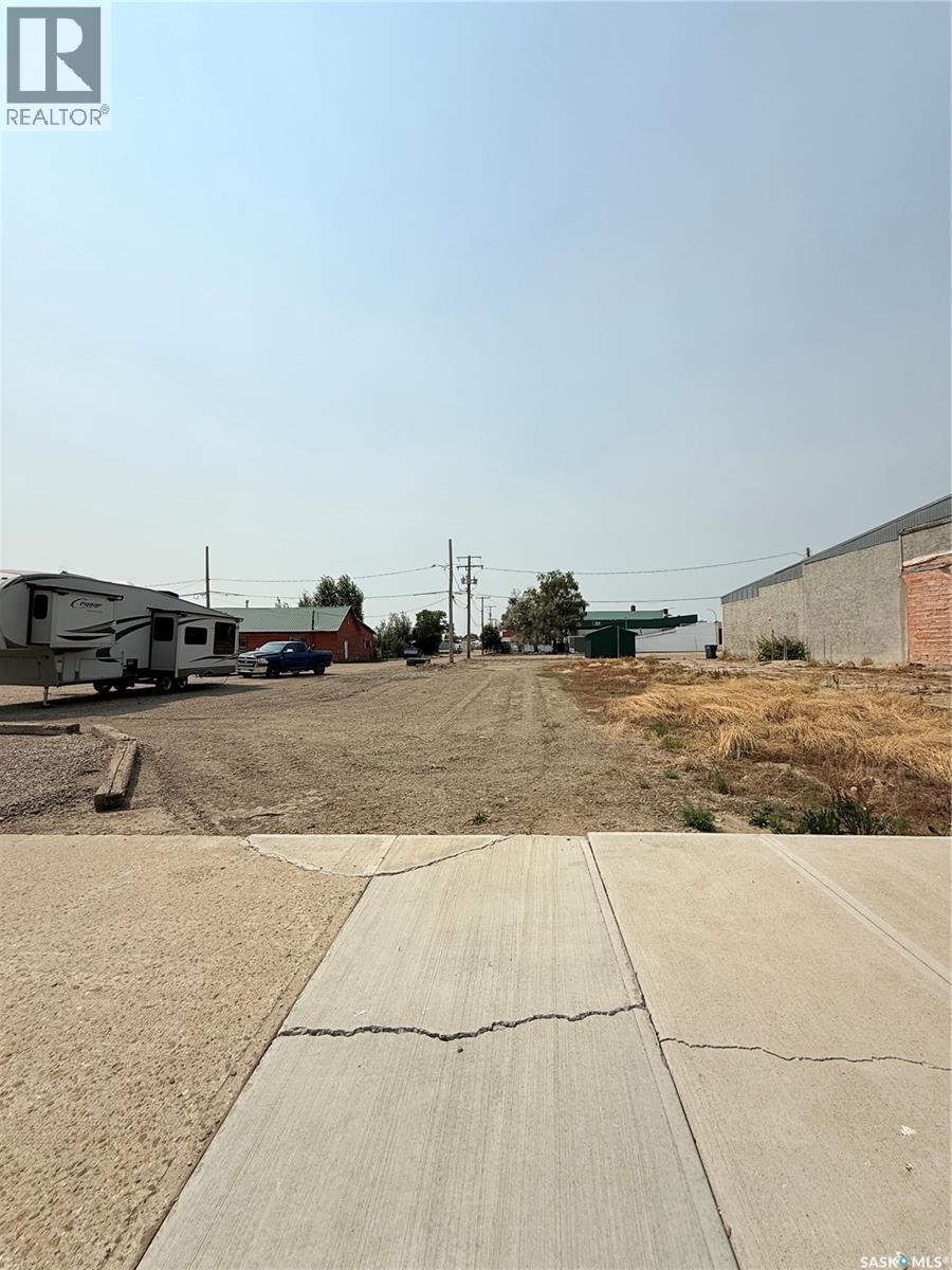 255 Centre Street, Shaunavon, Saskatchewan  S0N 2M0 - Photo 4 - SK043872