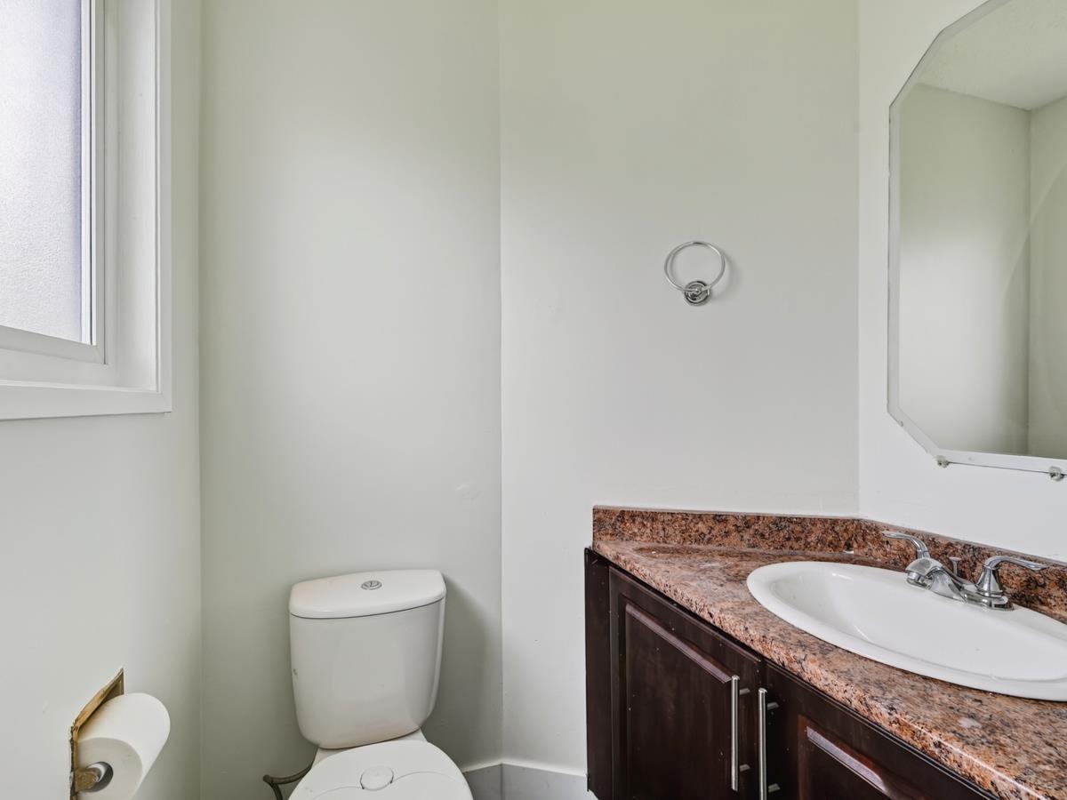 2068 Ridgeway Street, Abbotsford, British Columbia  V2T 3X7 - Photo 11 - R3151049