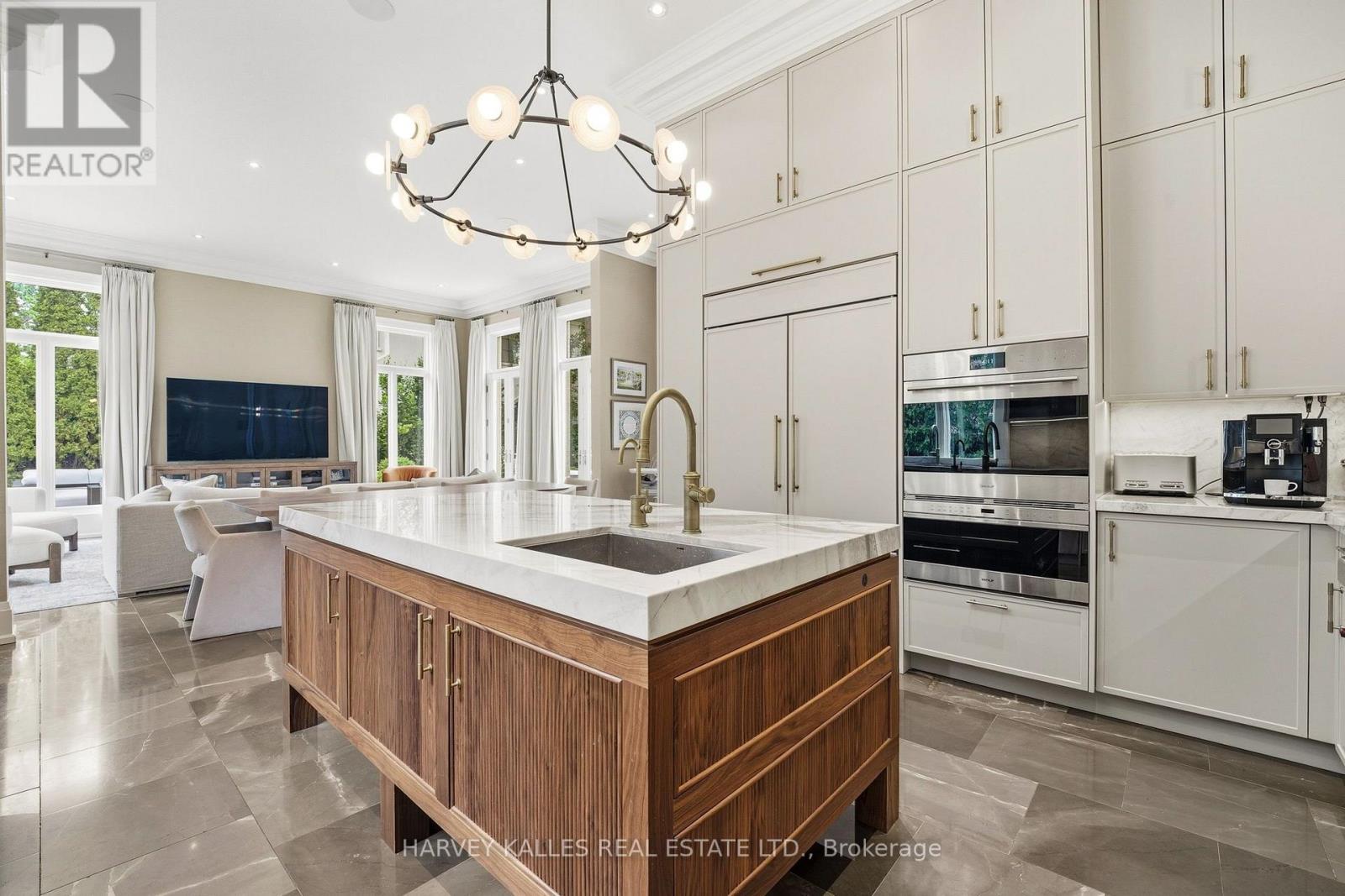 139 Dunvegan Road, Toronto, Ontario  M5P 2N8 - Photo 10 - C13619112