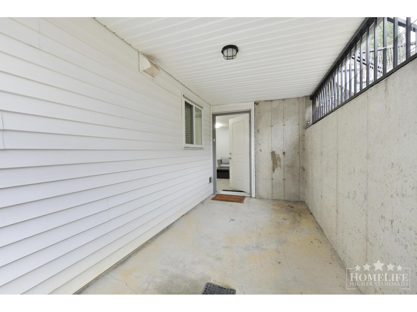 Basement 6125 146 Street, Surrey, British Columbia  V3S 3A1 - Photo 2 - R3151156