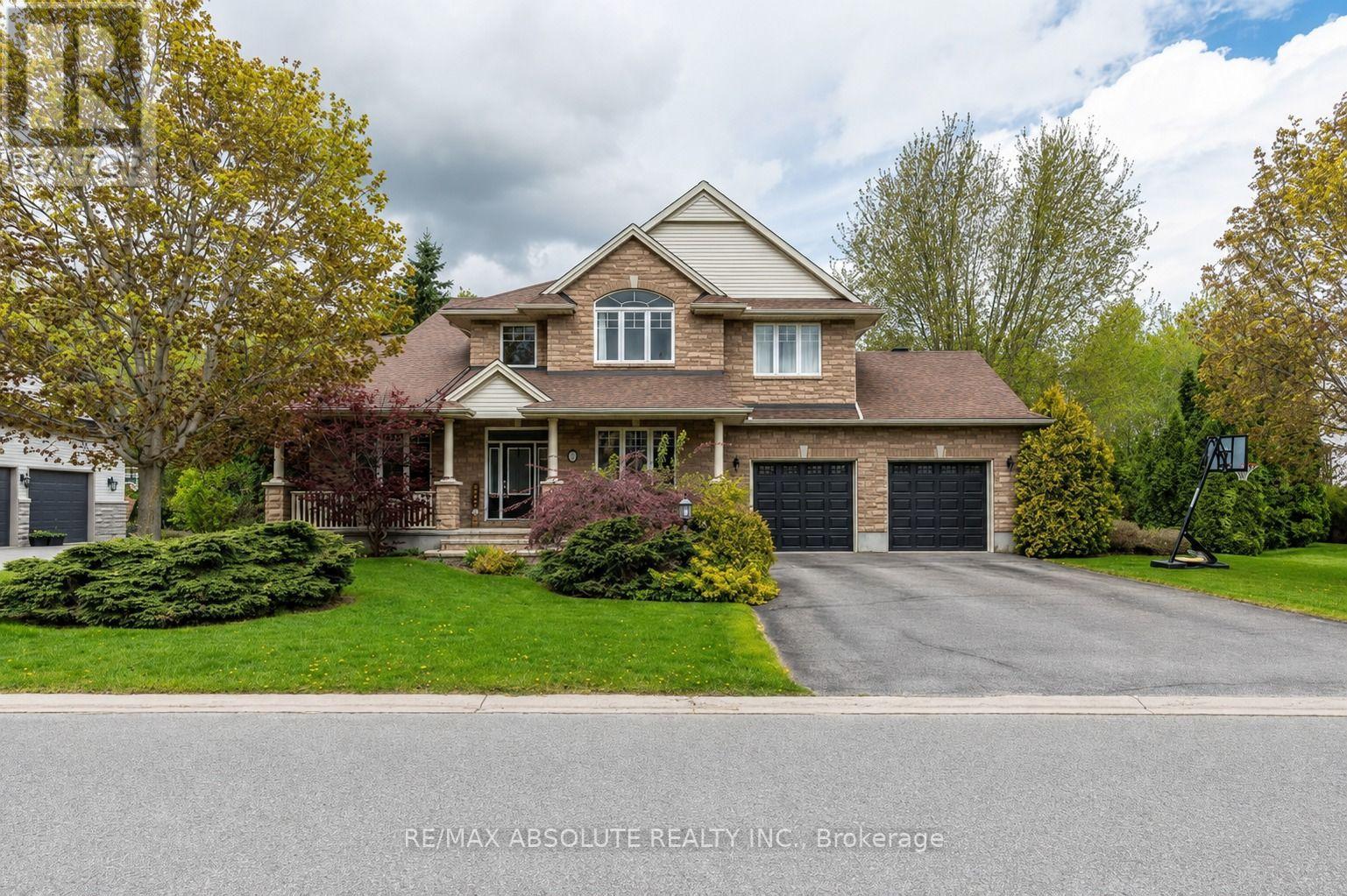 26 CYPRESS GARDENS, Ottawa, Ontario