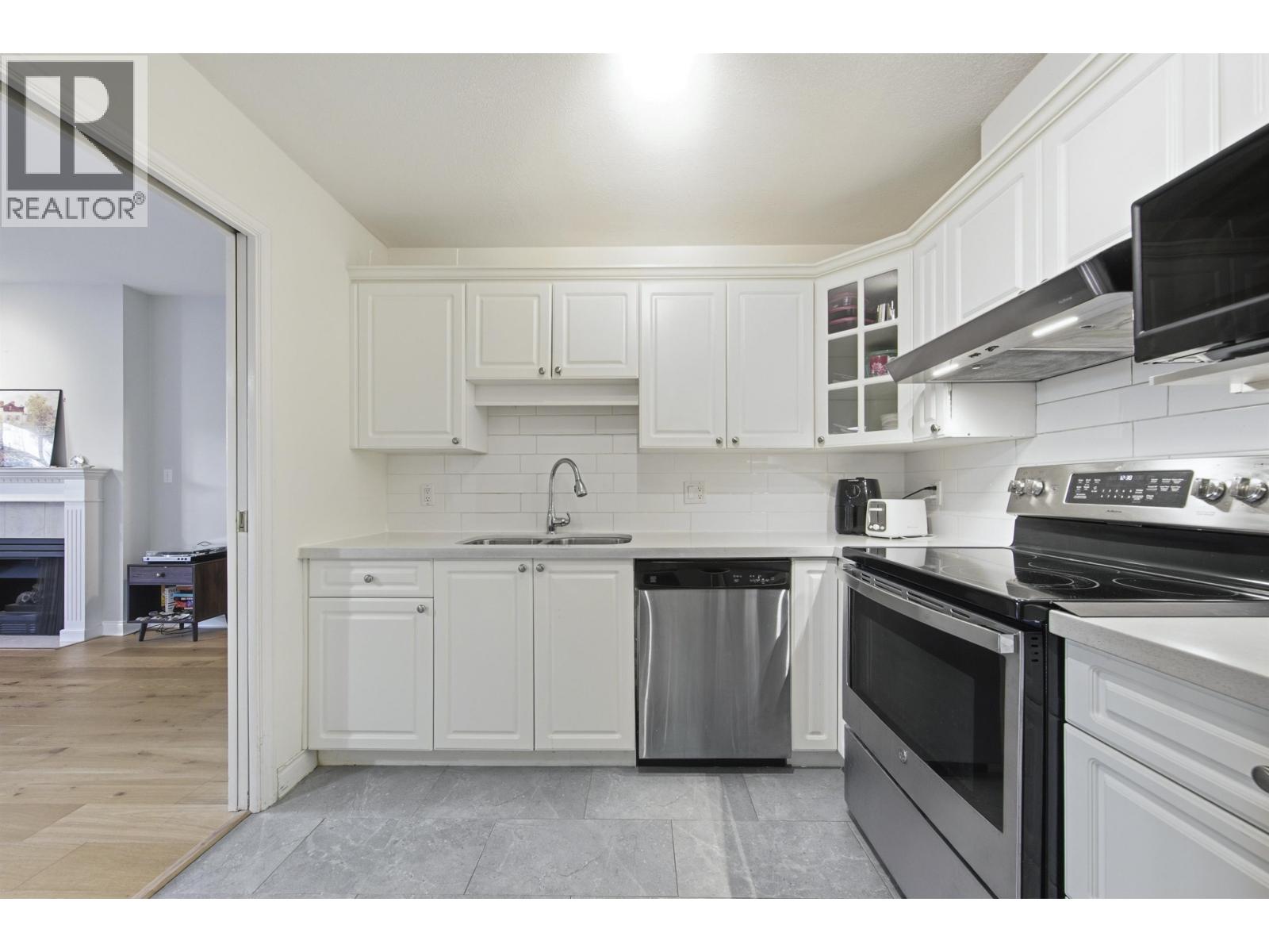 105 5735 Hampton Place, Vancouver, British Columbia  V6T 2G8 - Photo 2 - R3151110