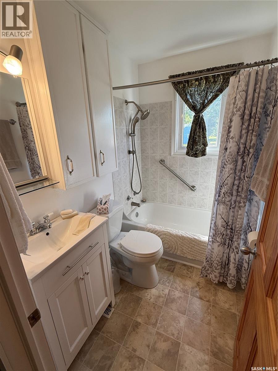 401 2nd Avenue E, Shellbrook, Saskatchewan  S0J 2E0 - Photo 12 - SK044049