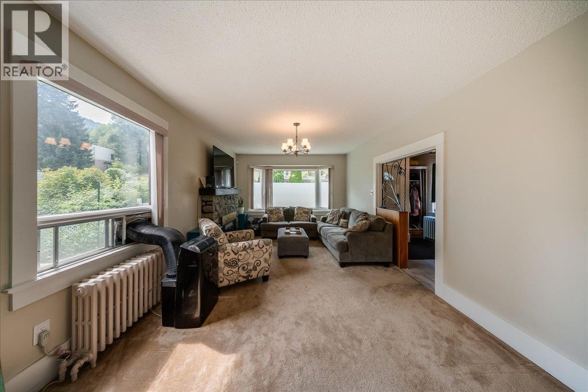 1109 Nelson Avenue, Trail, British Columbia  V1R 3H4 - Photo 11 - 10396164