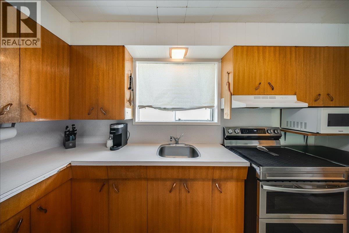 1109 Nelson Avenue, Trail, British Columbia  V1R 3H4 - Photo 7 - 10396164