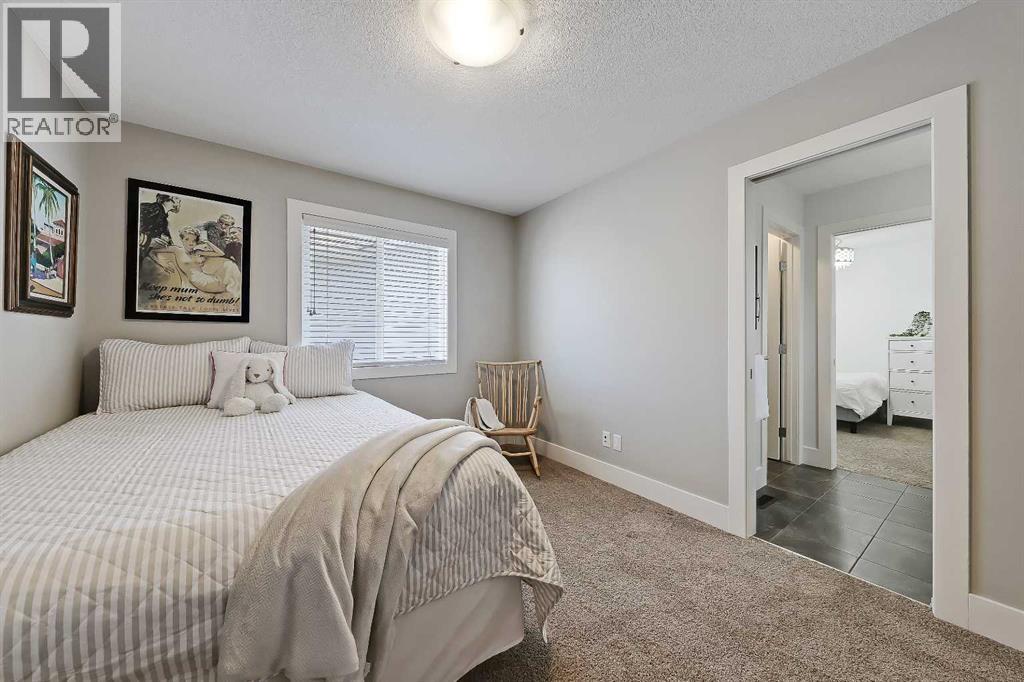 64 Heritage Green, Cochrane, Alberta  T4C 0L3 - Photo 33 - A2324432