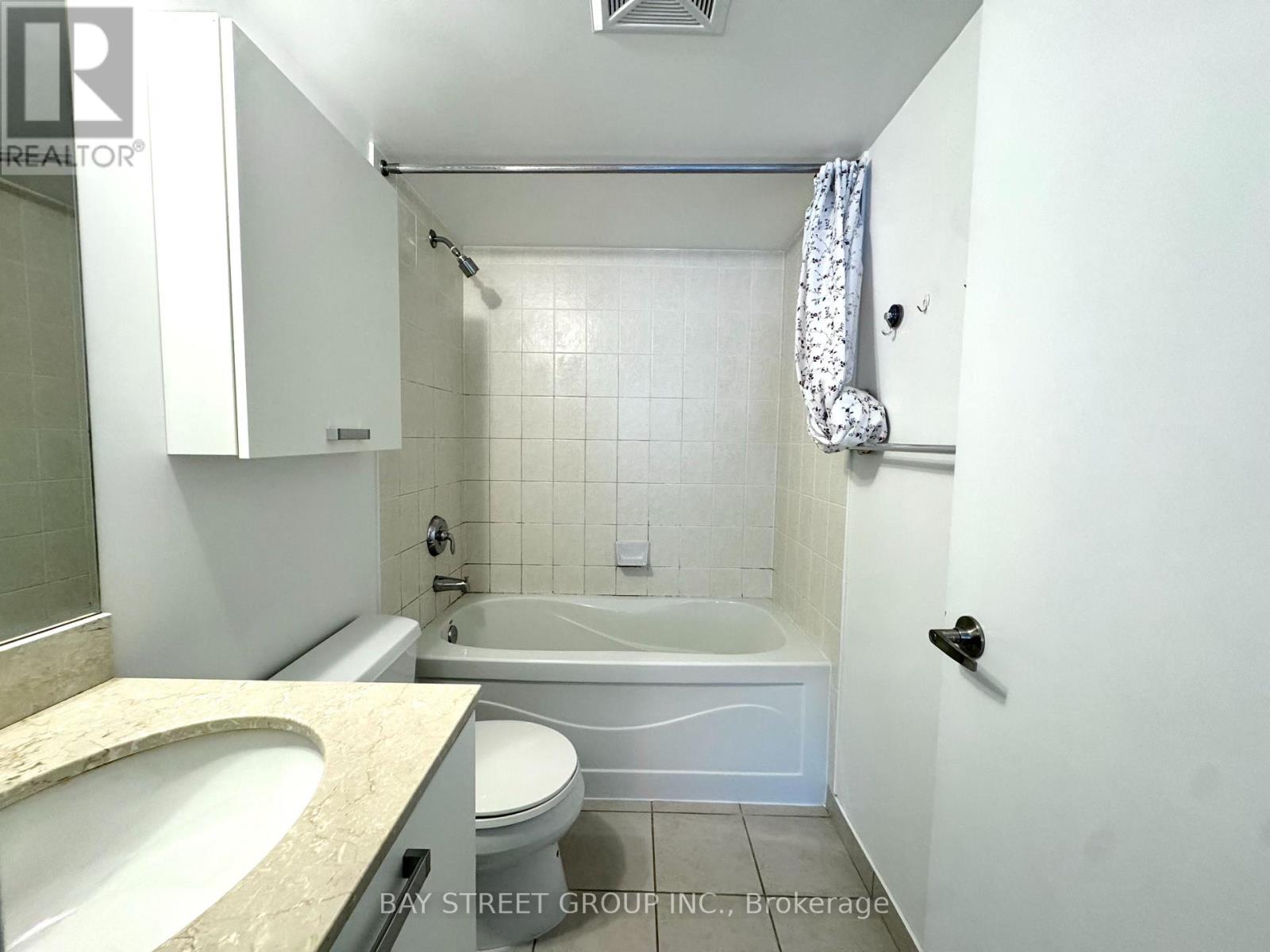1309 - 38 Grenville Street, Toronto, Ontario  M4Y 1A5 - Photo 11 - C13619244
