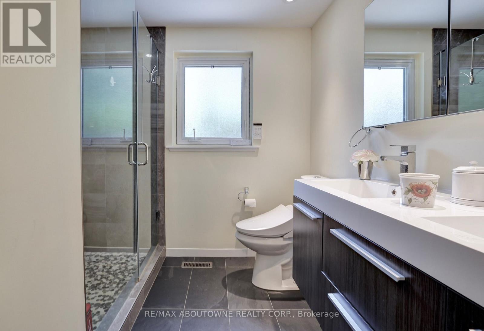 497 Anthony Drive, Oakville, Ontario  L6J 2K6 - Photo 21 - W13619198