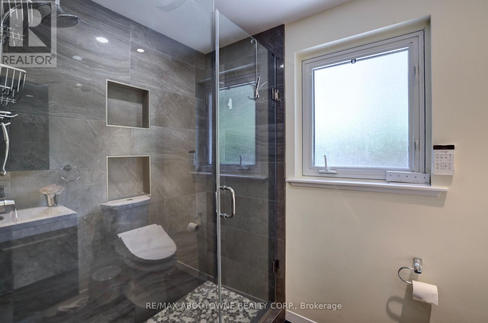 497 Anthony Drive, Oakville, Ontario  L6J 2K6 - Photo 22 - W13619198
