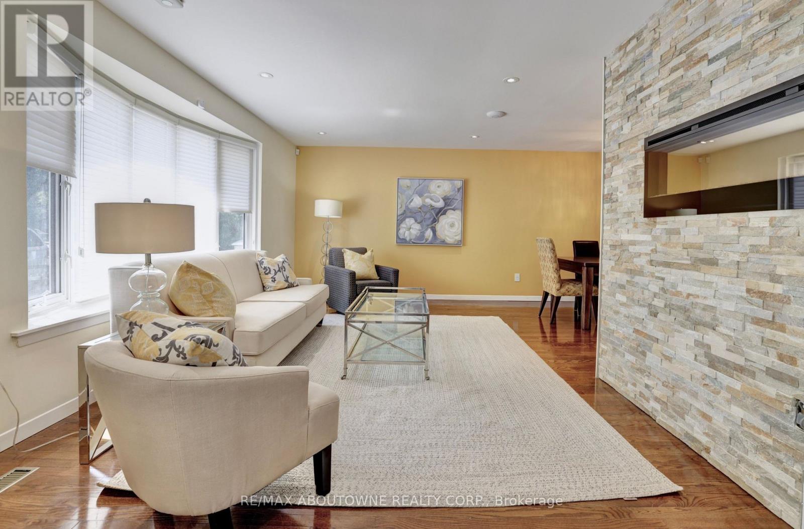 497 Anthony Drive, Oakville, Ontario  L6J 2K6 - Photo 6 - W13619198