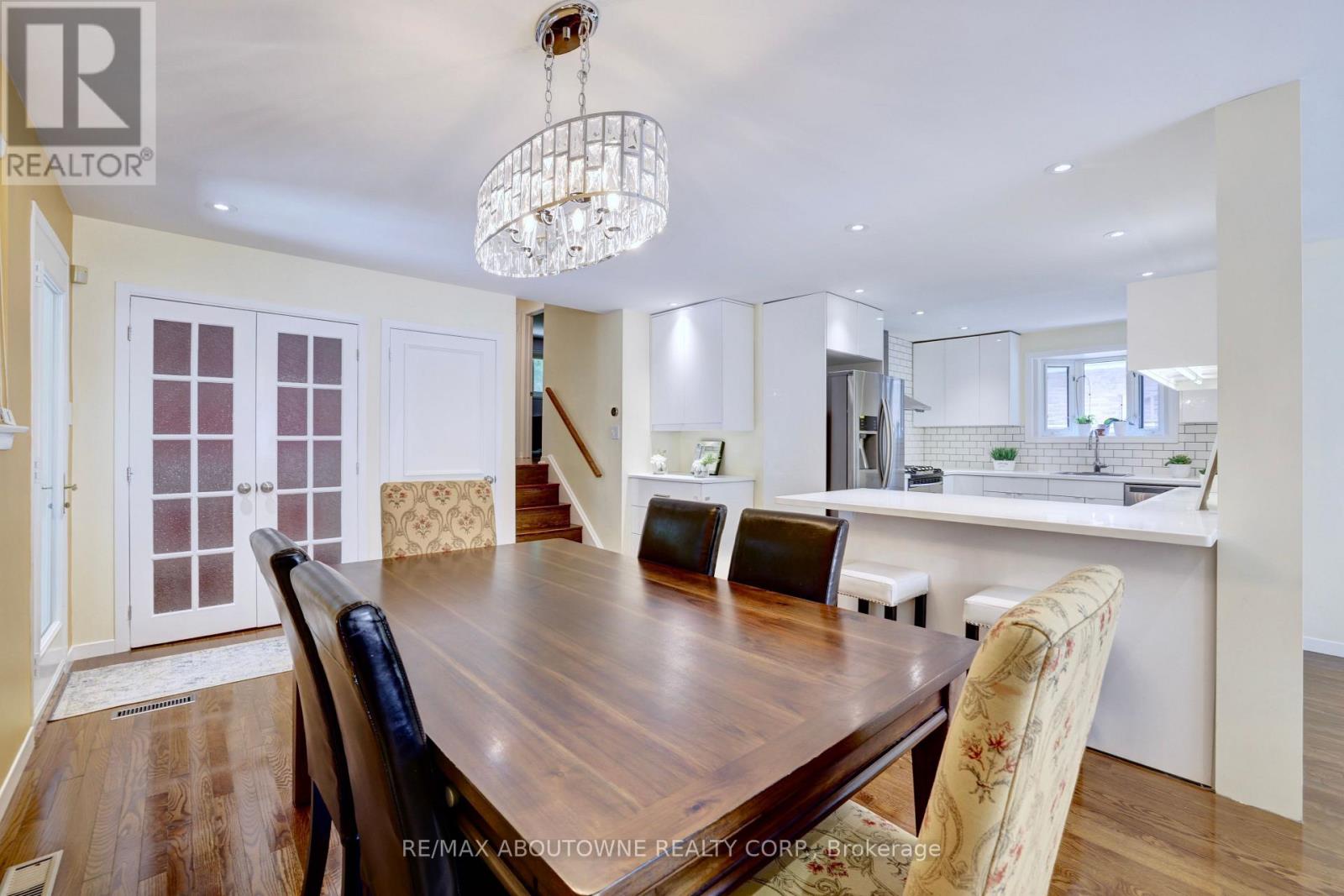 497 Anthony Drive, Oakville, Ontario  L6J 2K6 - Photo 9 - W13619198