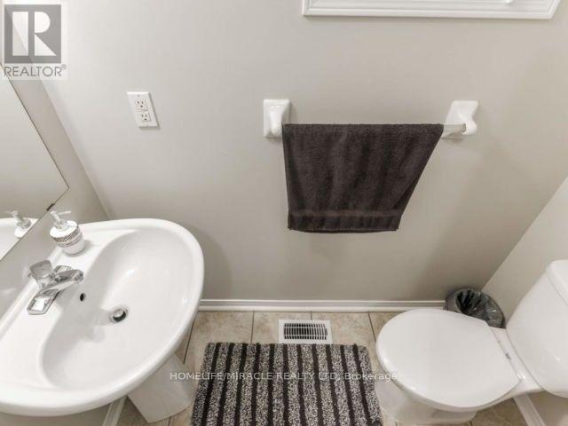 3 Ashmere Road, Brampton, Ontario  L7A 1R3 - Photo 8 - W13619200