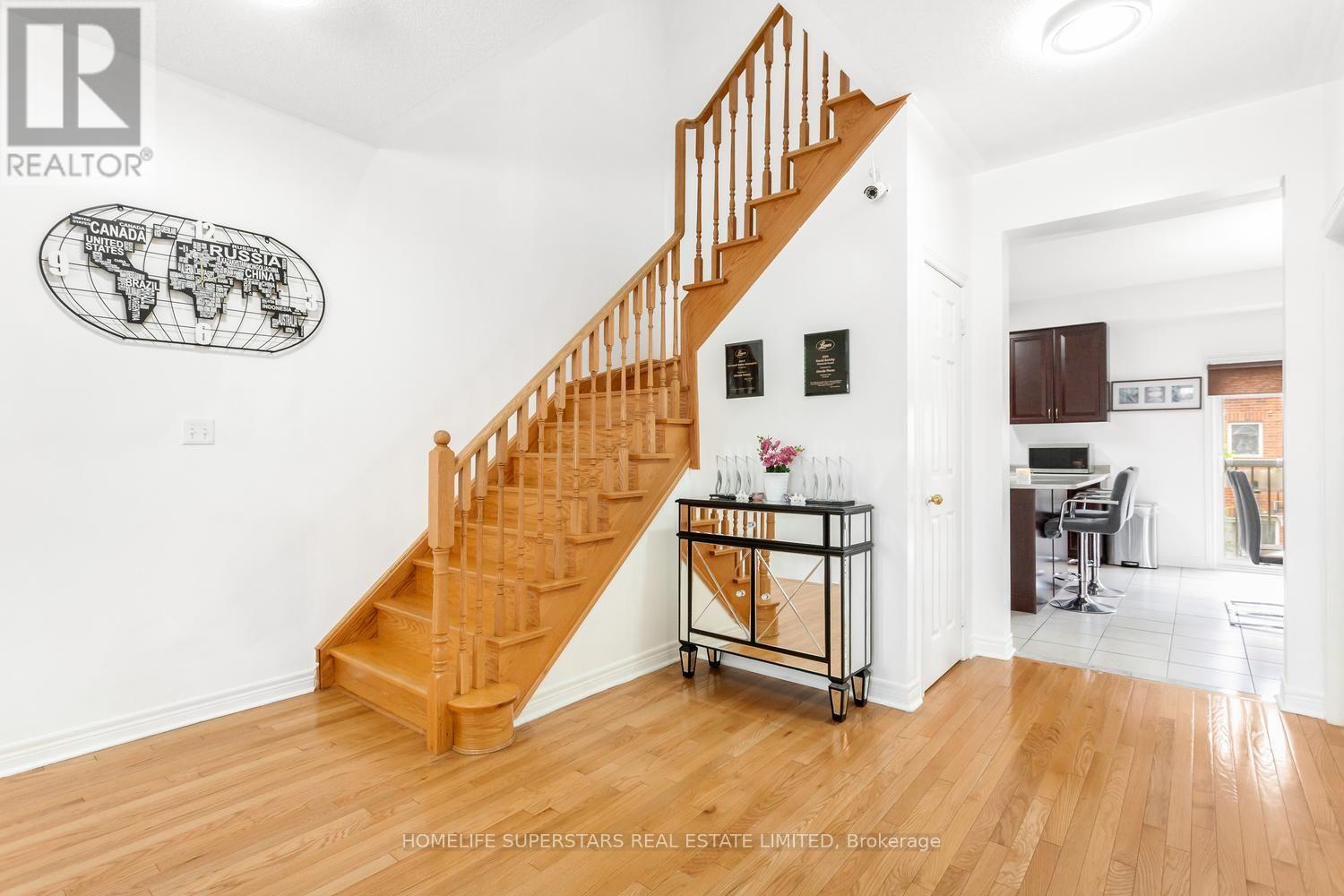 18 Mary Chapman Boulevard, Toronto, Ontario  M9M 0B2 - Photo 13 - W13619226