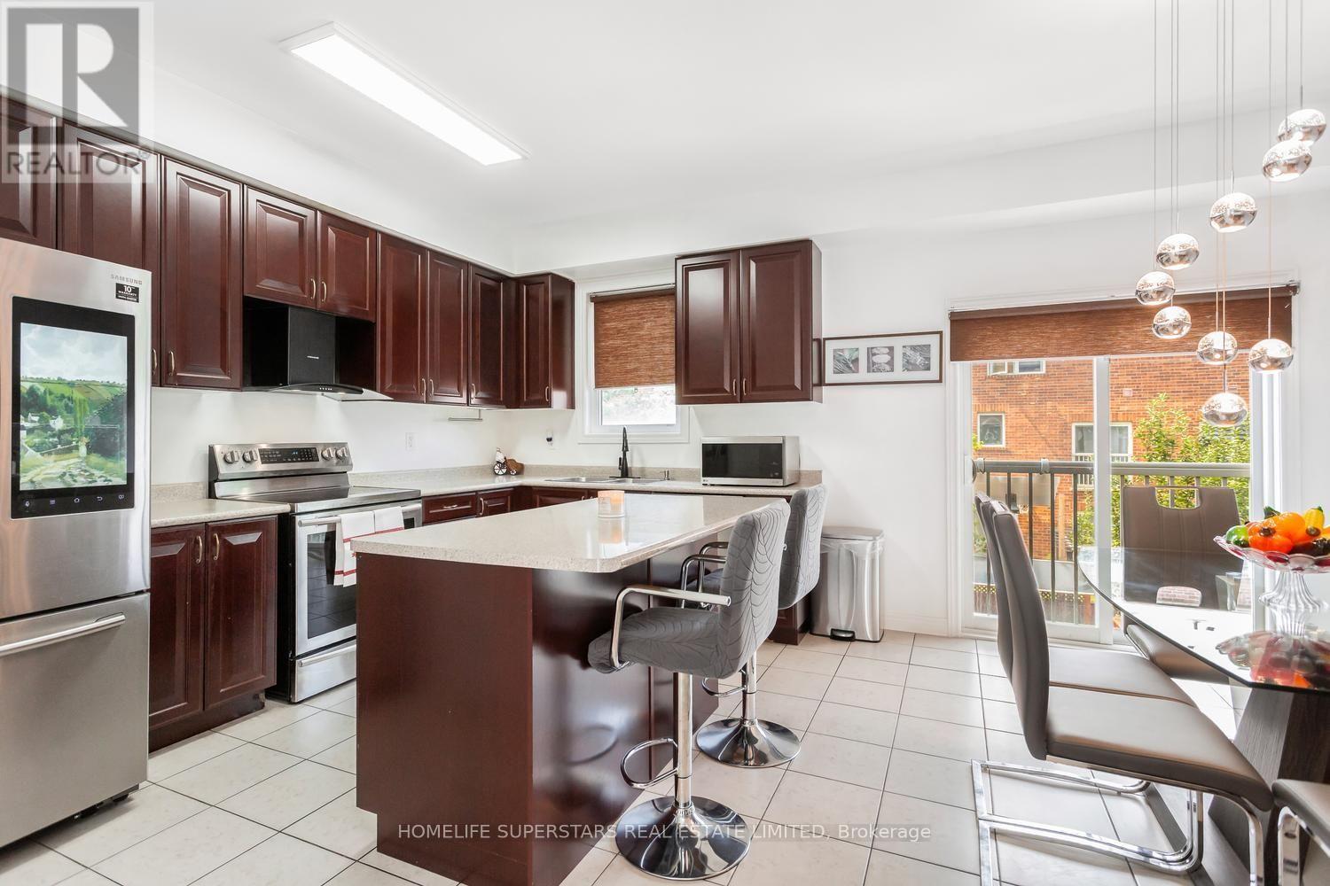 18 Mary Chapman Boulevard, Toronto, Ontario  M9M 0B2 - Photo 14 - W13619226