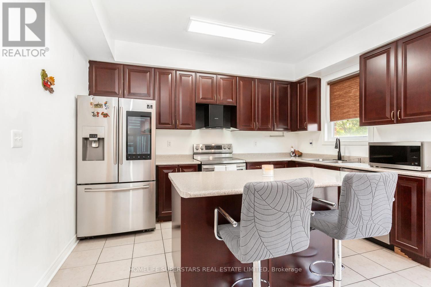 18 Mary Chapman Boulevard, Toronto, Ontario  M9M 0B2 - Photo 16 - W13619226
