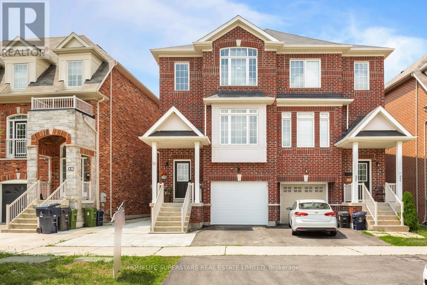 18 Mary Chapman Boulevard, Toronto, Ontario  M9M 0B2 - Photo 2 - W13619226