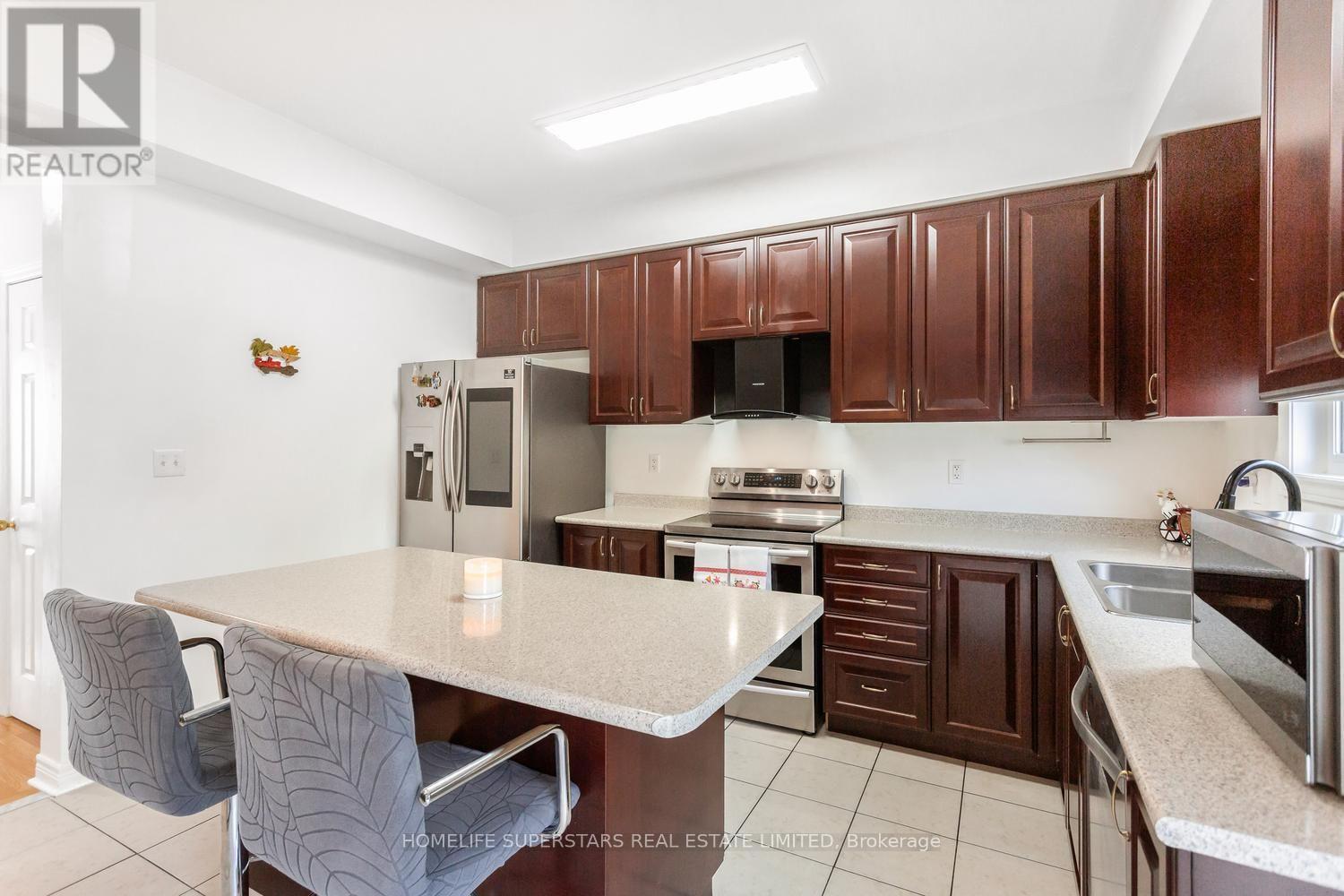18 Mary Chapman Boulevard, Toronto, Ontario  M9M 0B2 - Photo 21 - W13619226