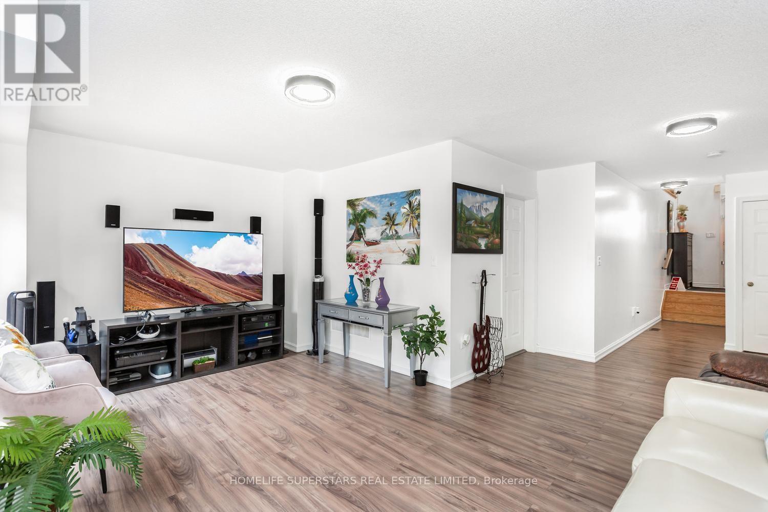 18 Mary Chapman Boulevard, Toronto, Ontario  M9M 0B2 - Photo 39 - W13619226
