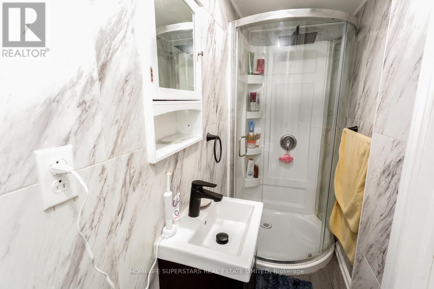 18 Mary Chapman Boulevard, Toronto, Ontario  M9M 0B2 - Photo 44 - W13619226