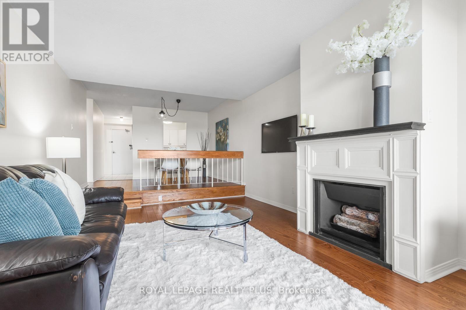 1206 - 1359 White Oaks Boulevard, Oakville, Ontario  L6H 2R8 - Photo 10 - W13619032