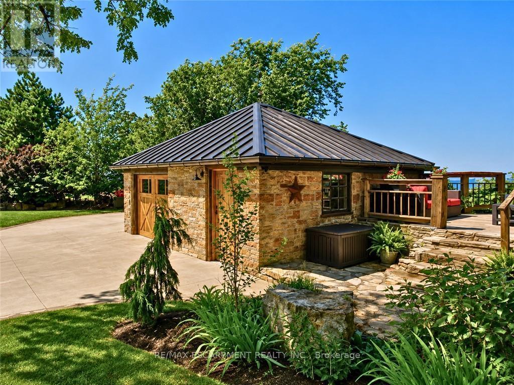 665 Ridge Road, Hamilton, Ontario L8J 2Y2 - Photo 4 - X13608340