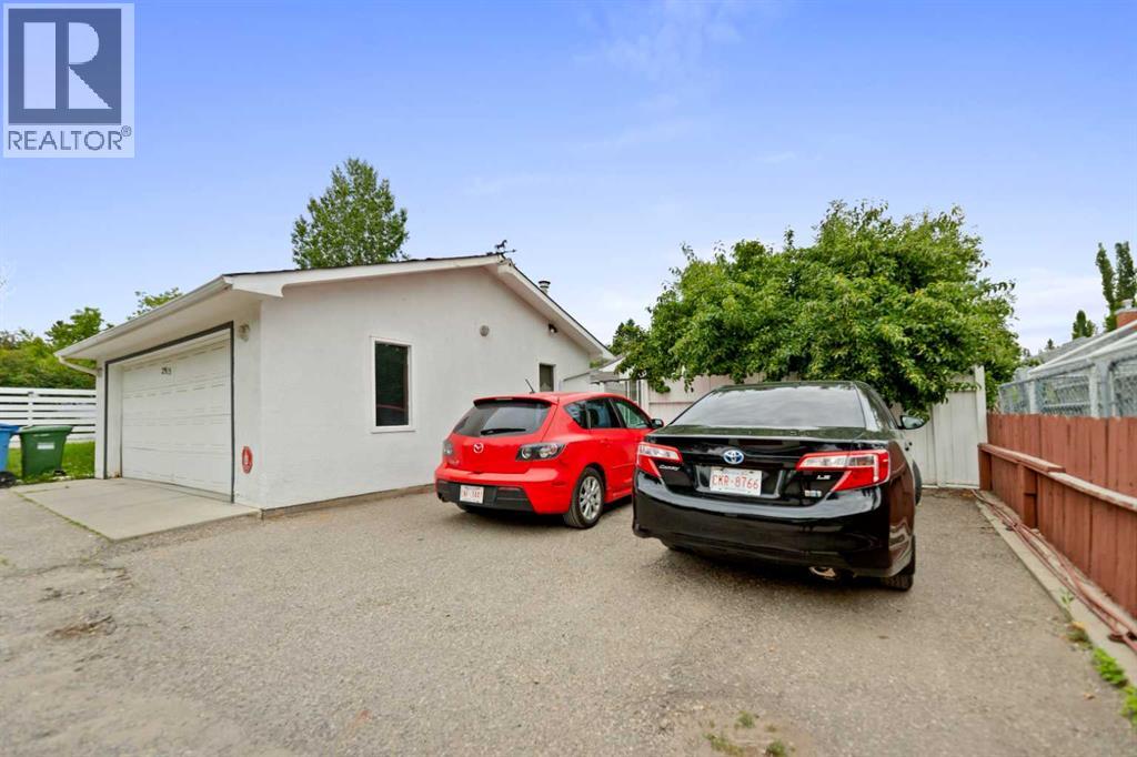 2915 13 Avenue NW, Calgary, Alberta  T2N 1M1 - Photo 8 - A2330680