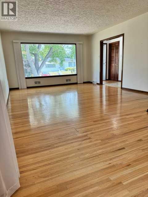 2915 13 Avenue NW, Calgary, Alberta  T2N 1M1 - Photo 9 - A2330680