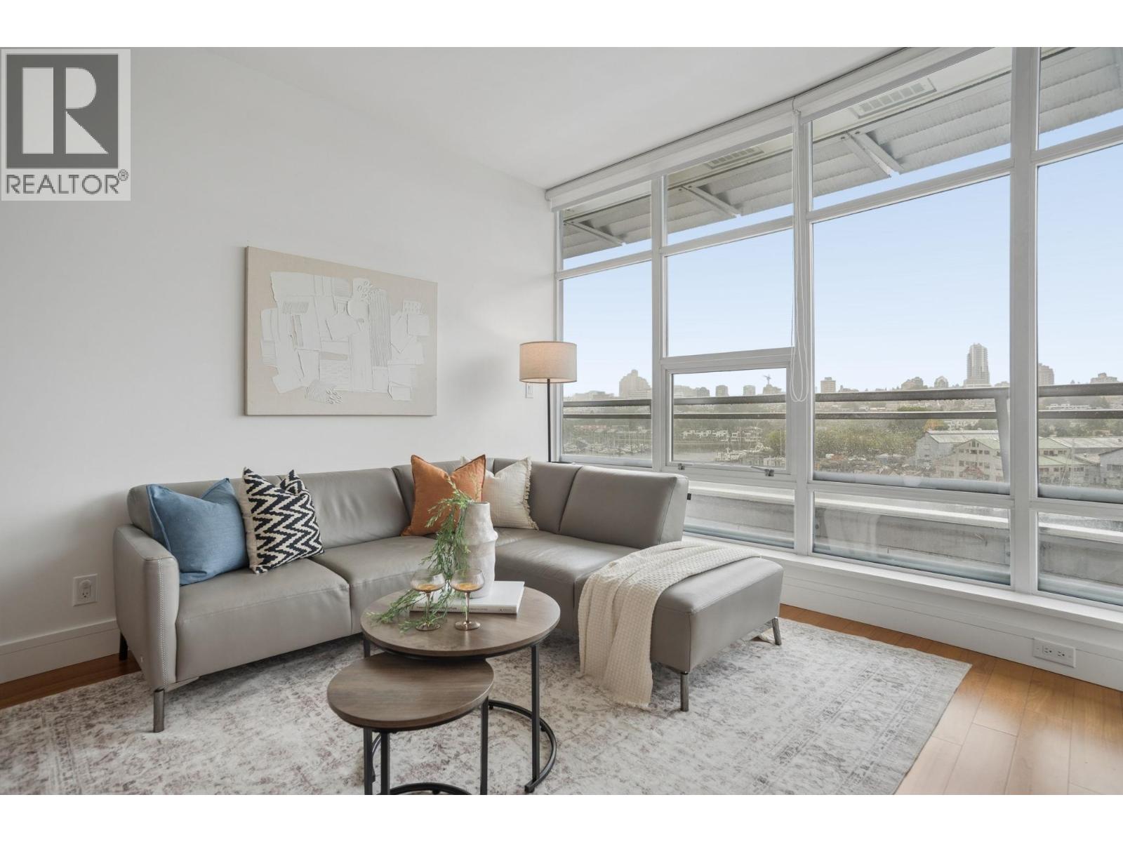 802 628 Kinghorne Mews, Vancouver, British Columbia  V6Z 3H6 - Photo 3 - R3151163
