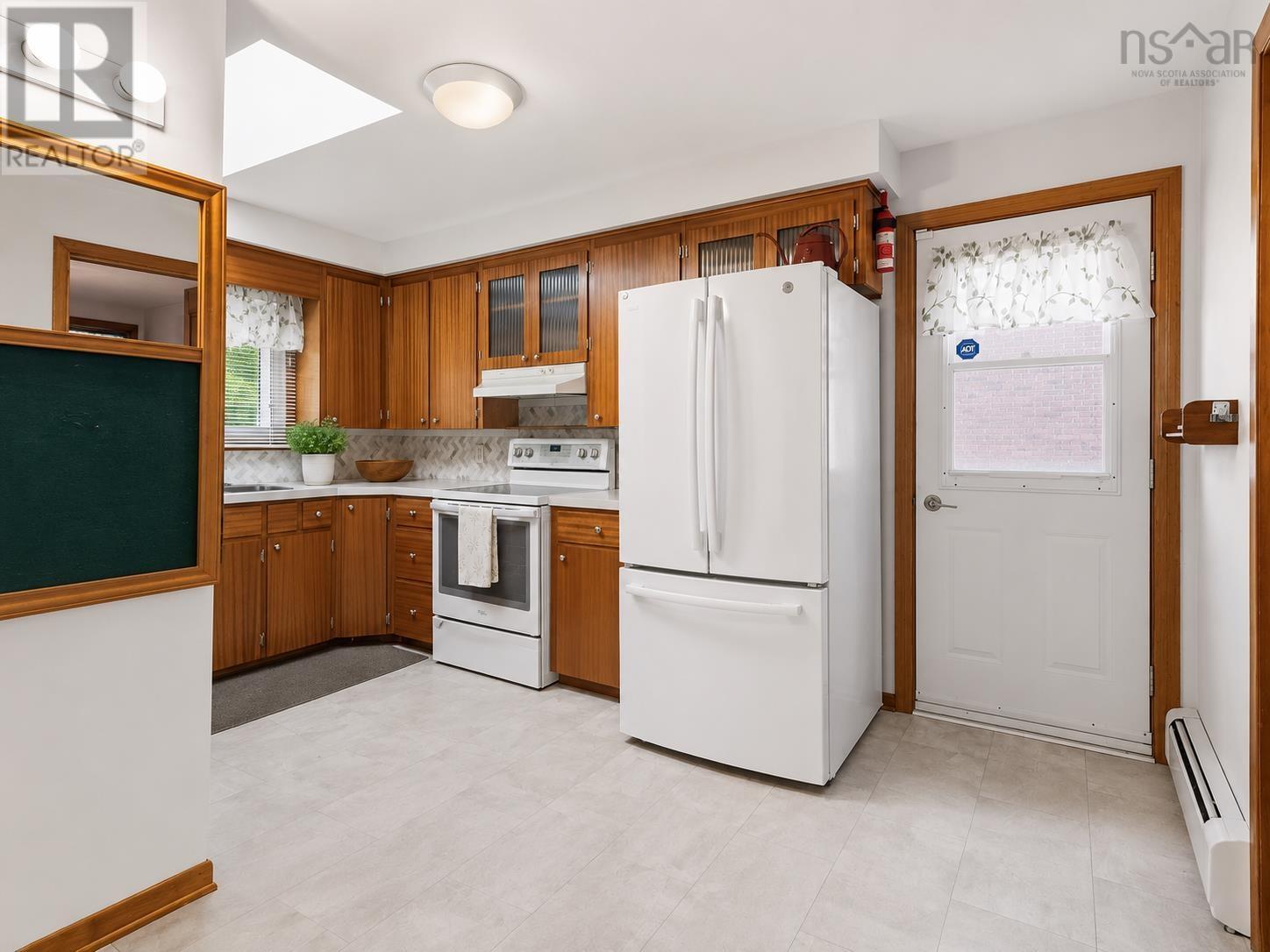 48 Briarwood Crescent, Halifax, Nova Scotia  B3M 1P4 - Photo 7 - 202619030